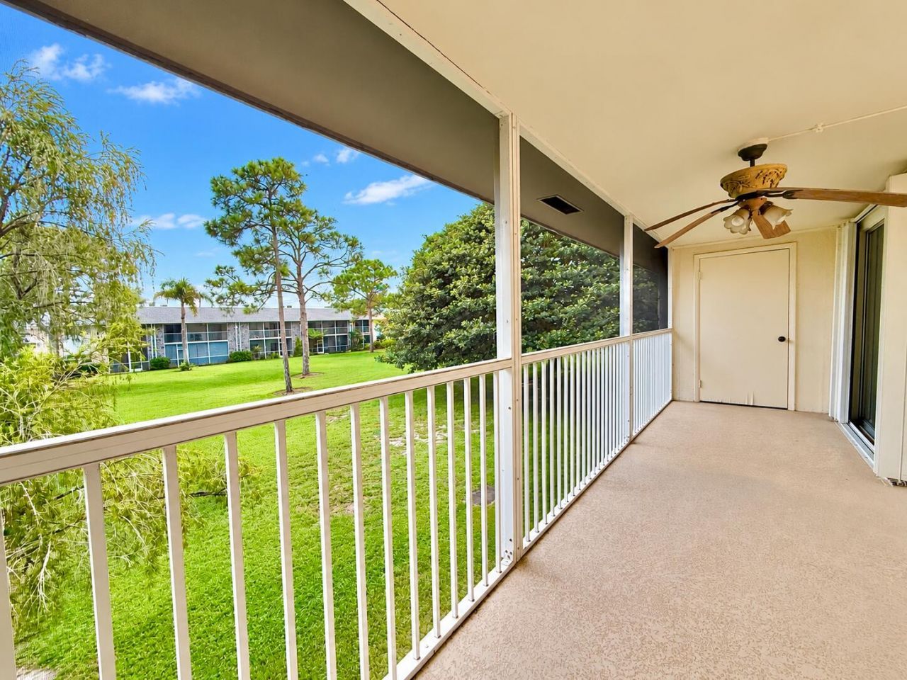 18081 SE Country Club Drive, Unit 21-207, Jupiter, FL 33469 Photo