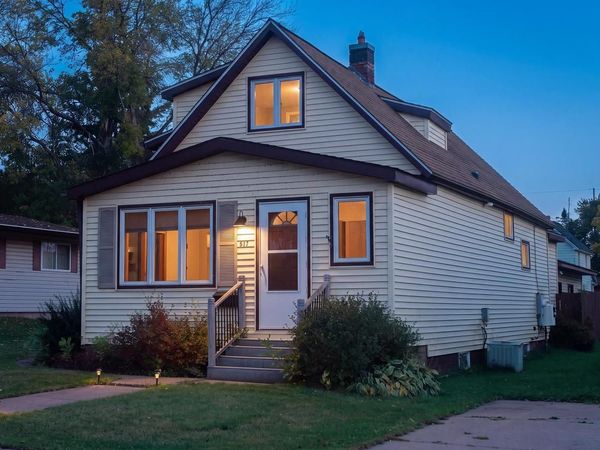 517 17th Ave W, Ashland, WI 54806