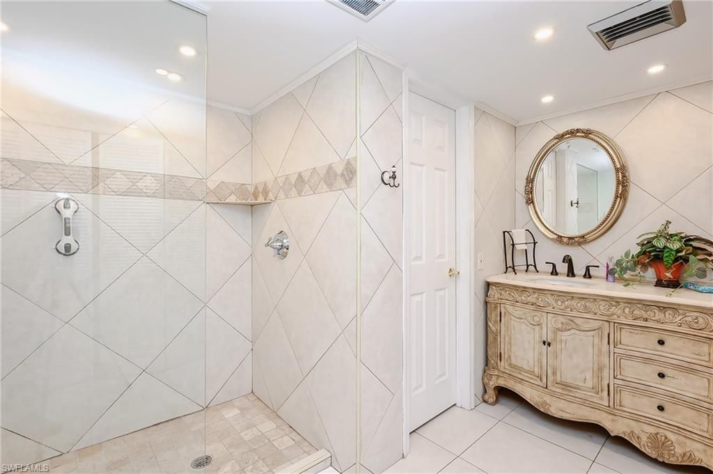 4001 Gulf Shore Blvd N, Unit 1406, Naples, FL 34103 Photo
