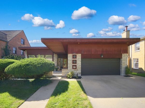 9336 S Bell Avenue , Chicago, IL 60643