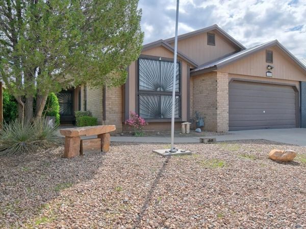 1094 Pandora Drive SW, Los Lunas, NM 87031