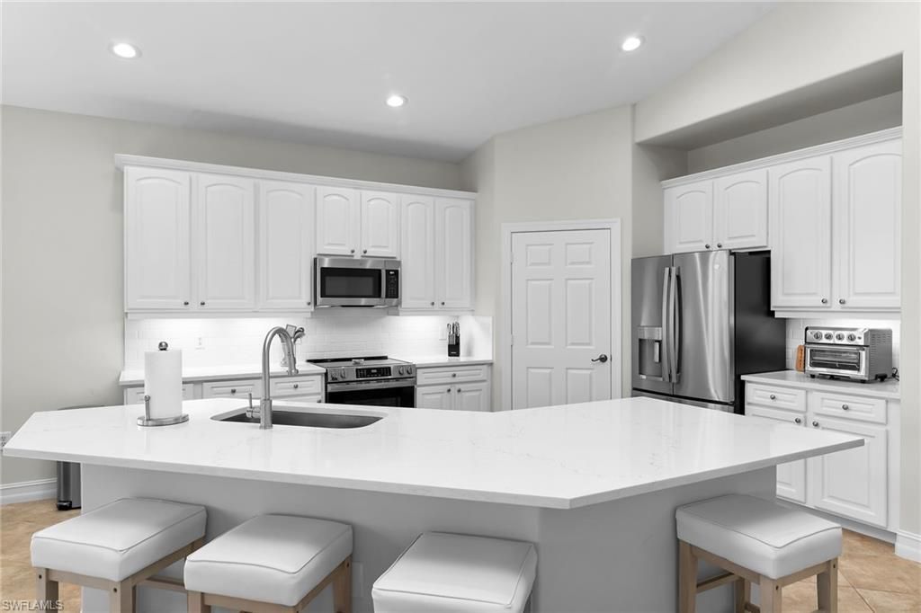 1286 Rialto Way , Unit 9-202, Naples, FL 34114 Photo