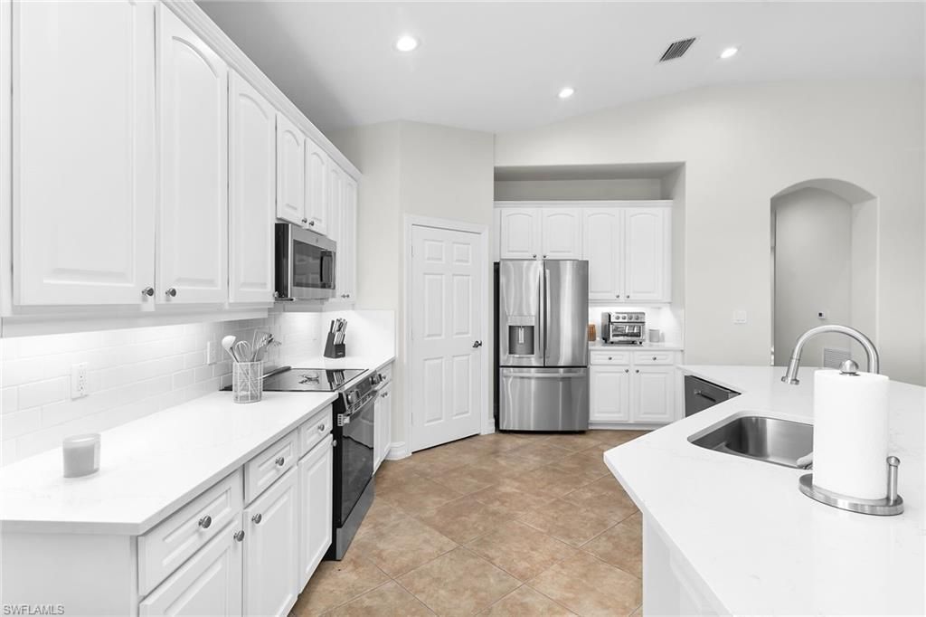1286 Rialto Way , Unit 9-202, Naples, FL 34114 Photo