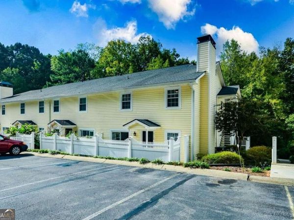 2718 Suwanee Way SE, Marietta, GA 30067
