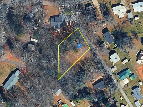 71 Ash Street, Commerce, GA 30529