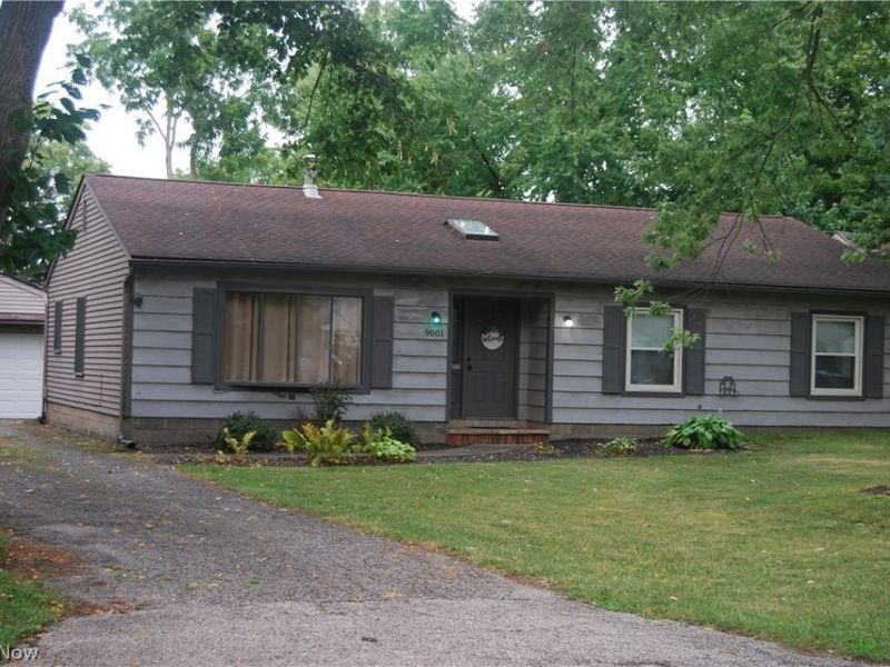 9001 Elm Street, Mentor, OH 44060 Photo 2