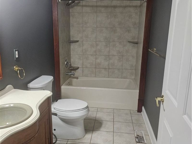 80 Medina Road, Medina, OH 44256 Photo 9