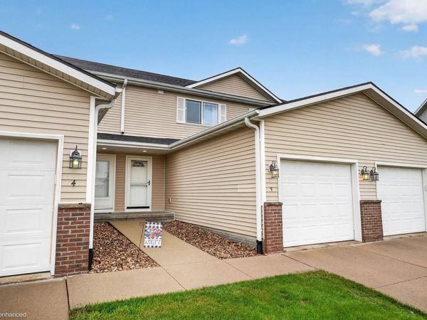4910 Algonquin Drive, Cedar Falls, IA 50613