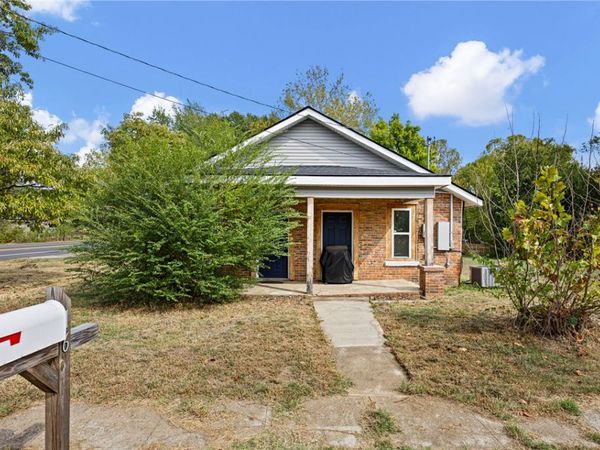 16 Price Street , London, AR 72847