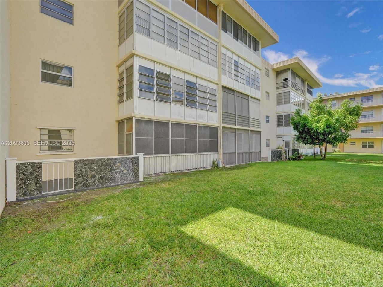 4191 NW 41st St , Unit 117, Lauderdale Lakes, FL 33319 Photo