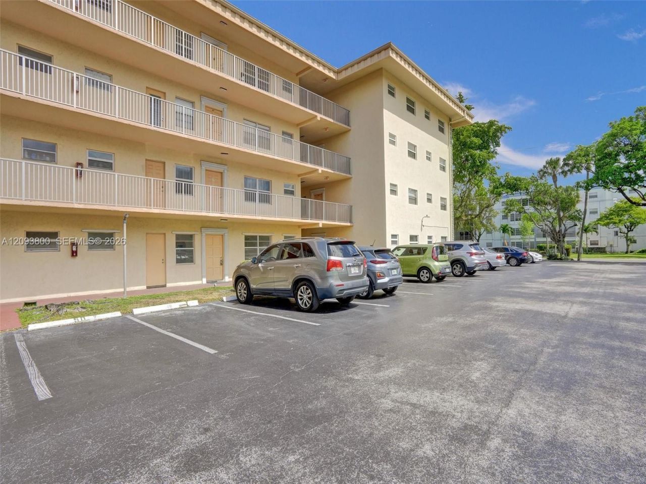 4191 NW 41st St , Unit 117, Lauderdale Lakes, FL 33319 Photo