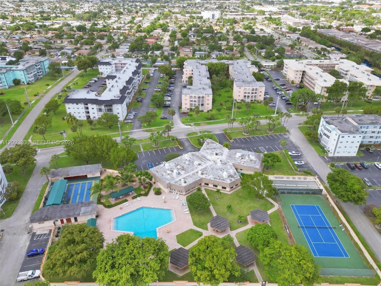4191 NW 41st St , Unit 117, Lauderdale Lakes, FL 33319 Photo