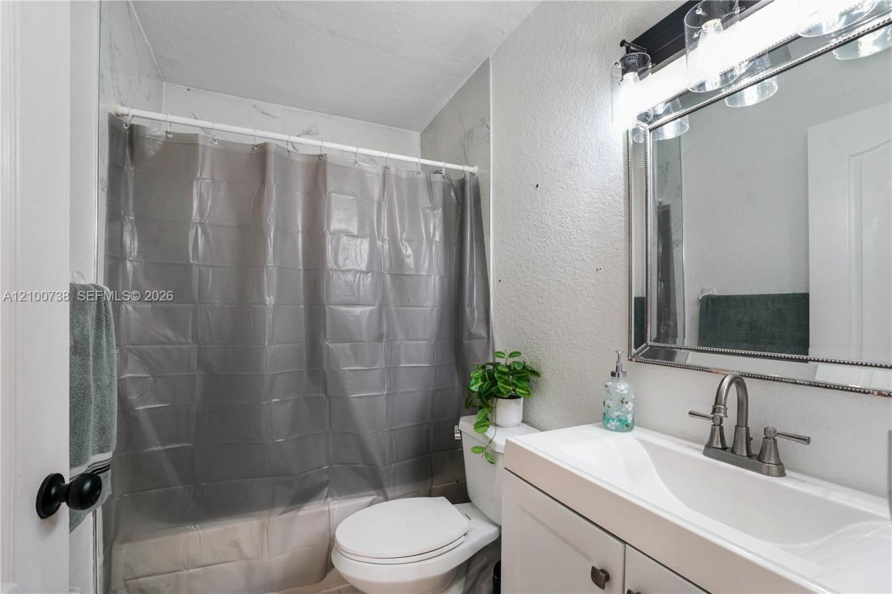 10170 W Fern St , Miami, FL 33157 Photo