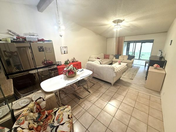 1017 Green Pine Boulevard, Unit H, West Palm Beach, FL 33409