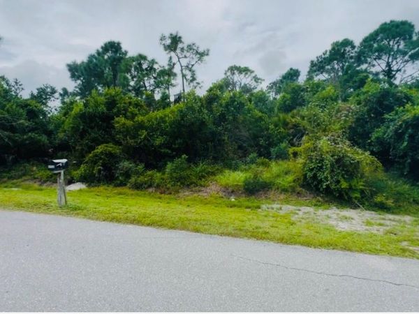 5261 N HUCKLEBERRY LAKE DRIVE , SEBRING, FL 33875