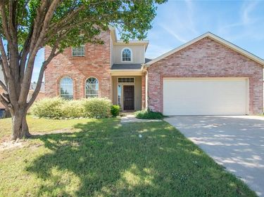 8512 Clearbrook Drive, Fort Worth, TX 76123
