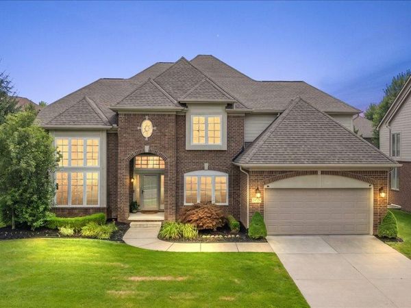24729 Cavendish Avenue E, Novi, Mi 48375