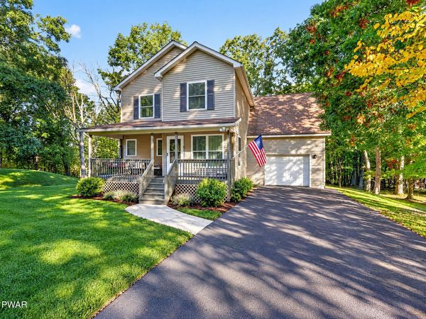 105 Vicar Way, Milford, PA 18337