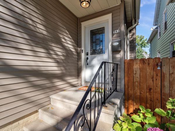542 E Potter AVENUE, Milwaukee, WI 53207