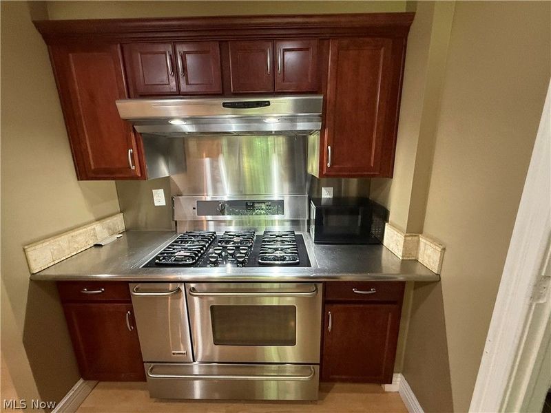 9423 Highland Drive , Brecksville, OH 44141 Photo 6