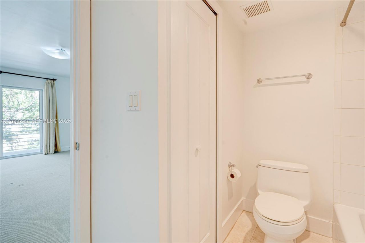 7541 SW 61st Ave , Unit 2, South Miami, FL 33143 Photo