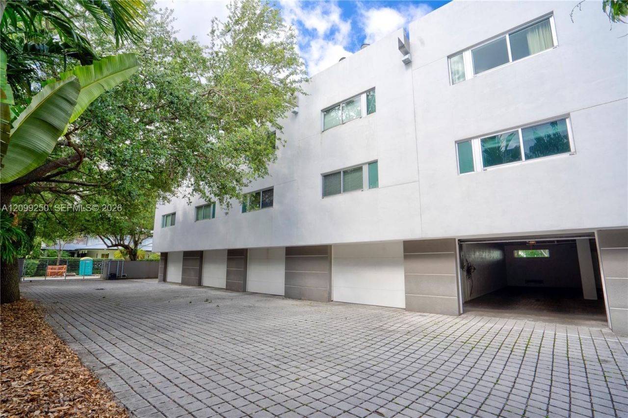 7541 SW 61st Ave , Unit 2, South Miami, FL 33143 Photo