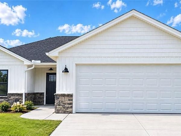 211 Cobblestone Trail, Eaton, OH 45320
