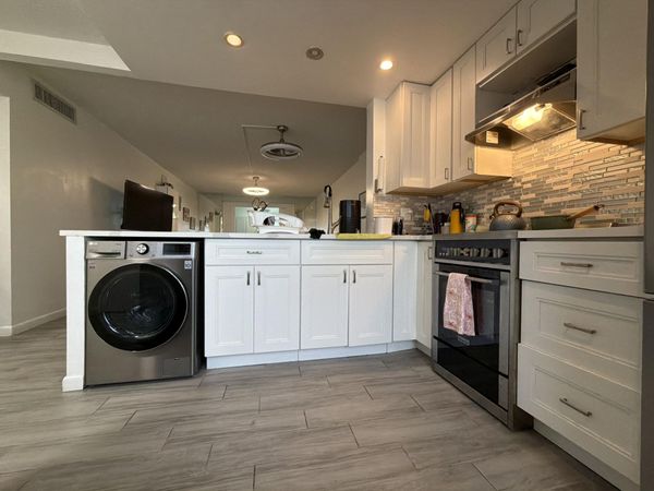 320 NE 12th Avenue, Unit 105, Hallandale Beach, FL 33009