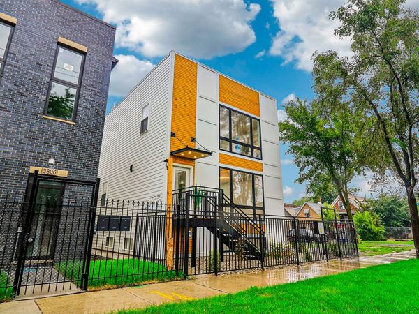 3804 W Ohio Street , Chicago, IL 60624