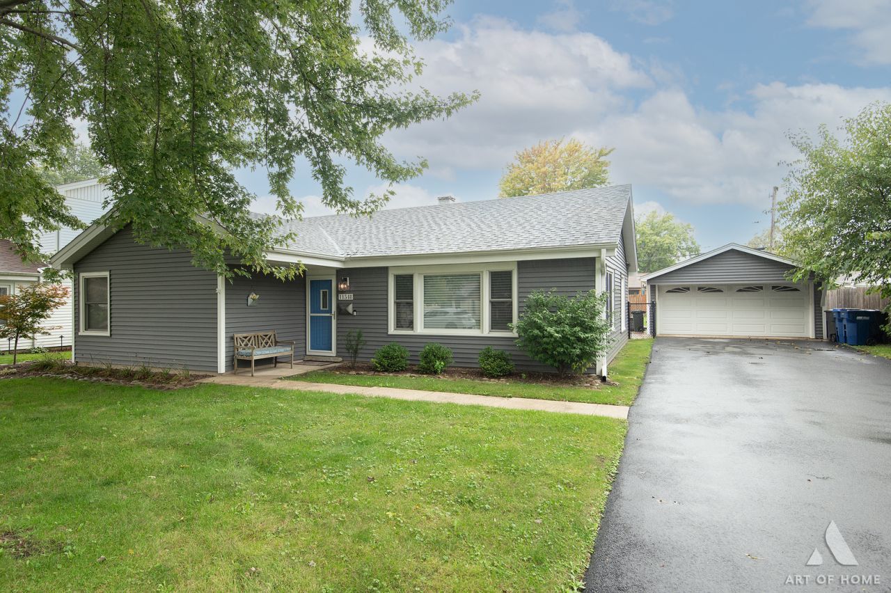 11548 S Neenah Avenue, Worth, IL 60482 Main Photo