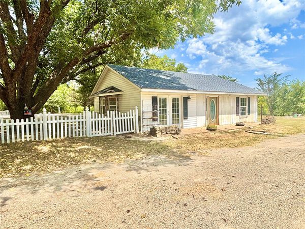 203 N Ohio Street , Hoyt, OK 74472