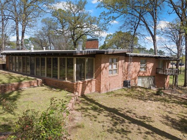 101 Bluebird Street , Mount Pleasant, TX 75455