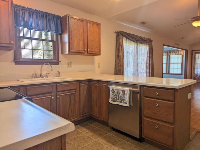1940 Shady Oak Court , Springfield, OH 45502 Photo 18