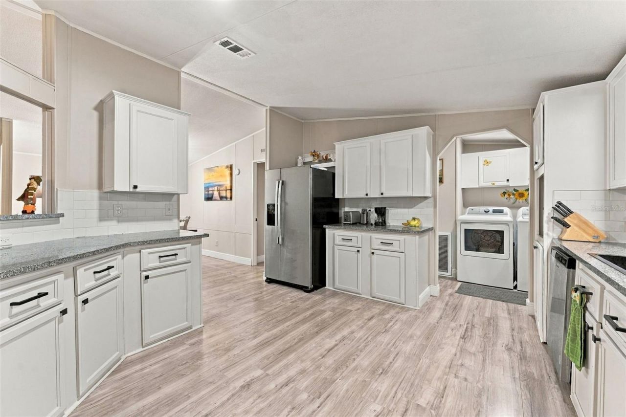 13429 Riada Way, Dade City, FL 33525 Photo