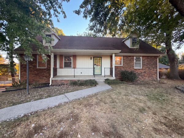 561 Augusta Dr , Hermitage, TN 37076