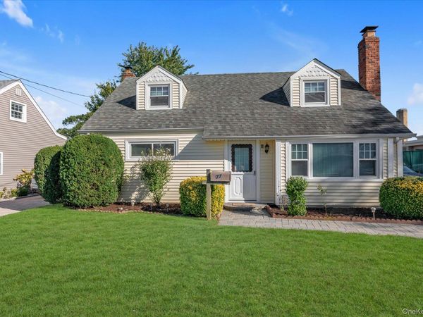 77 Horton Avenue, Valley Stream, NY 11581
