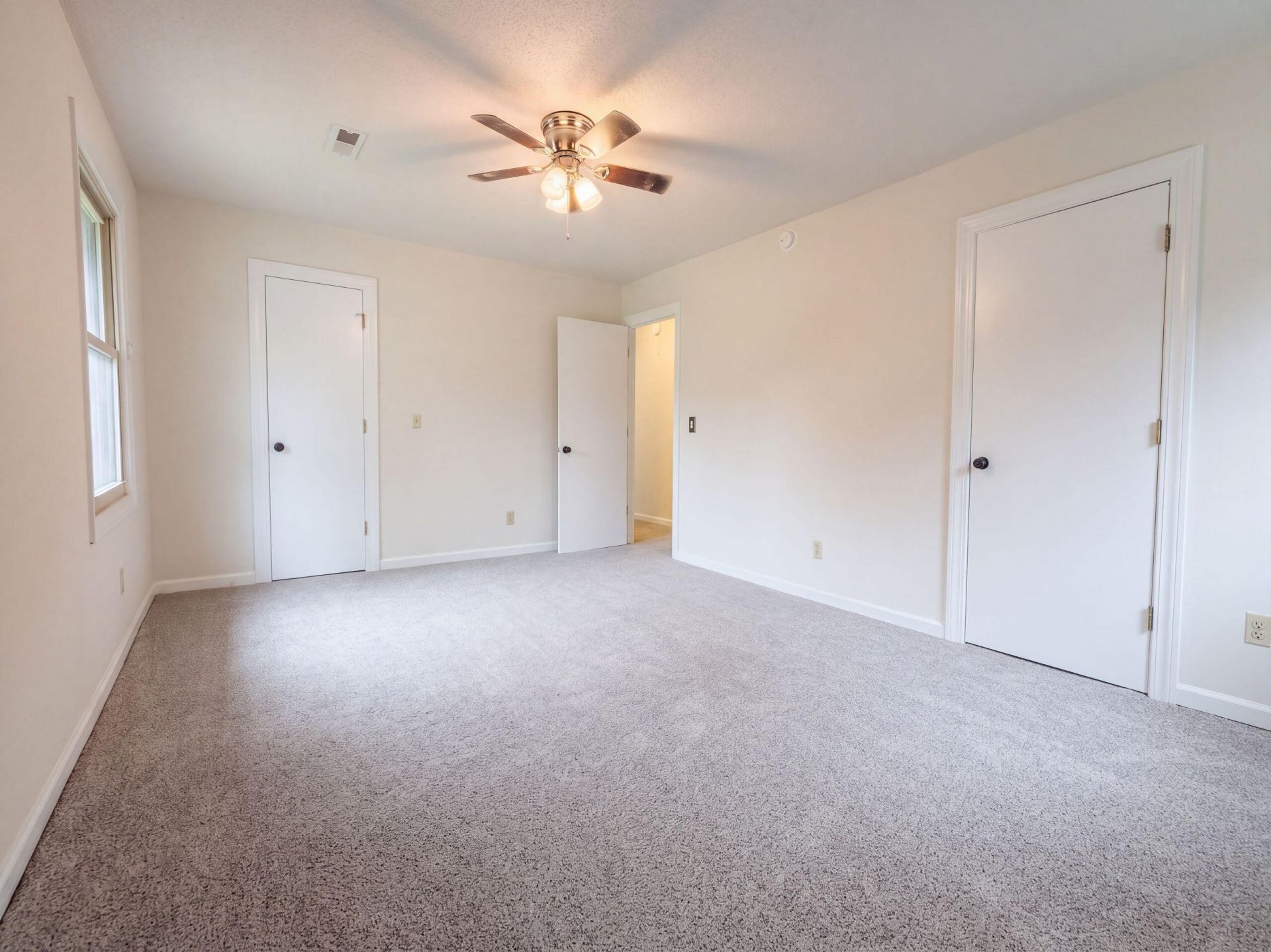 601 Flint Street Photo 15