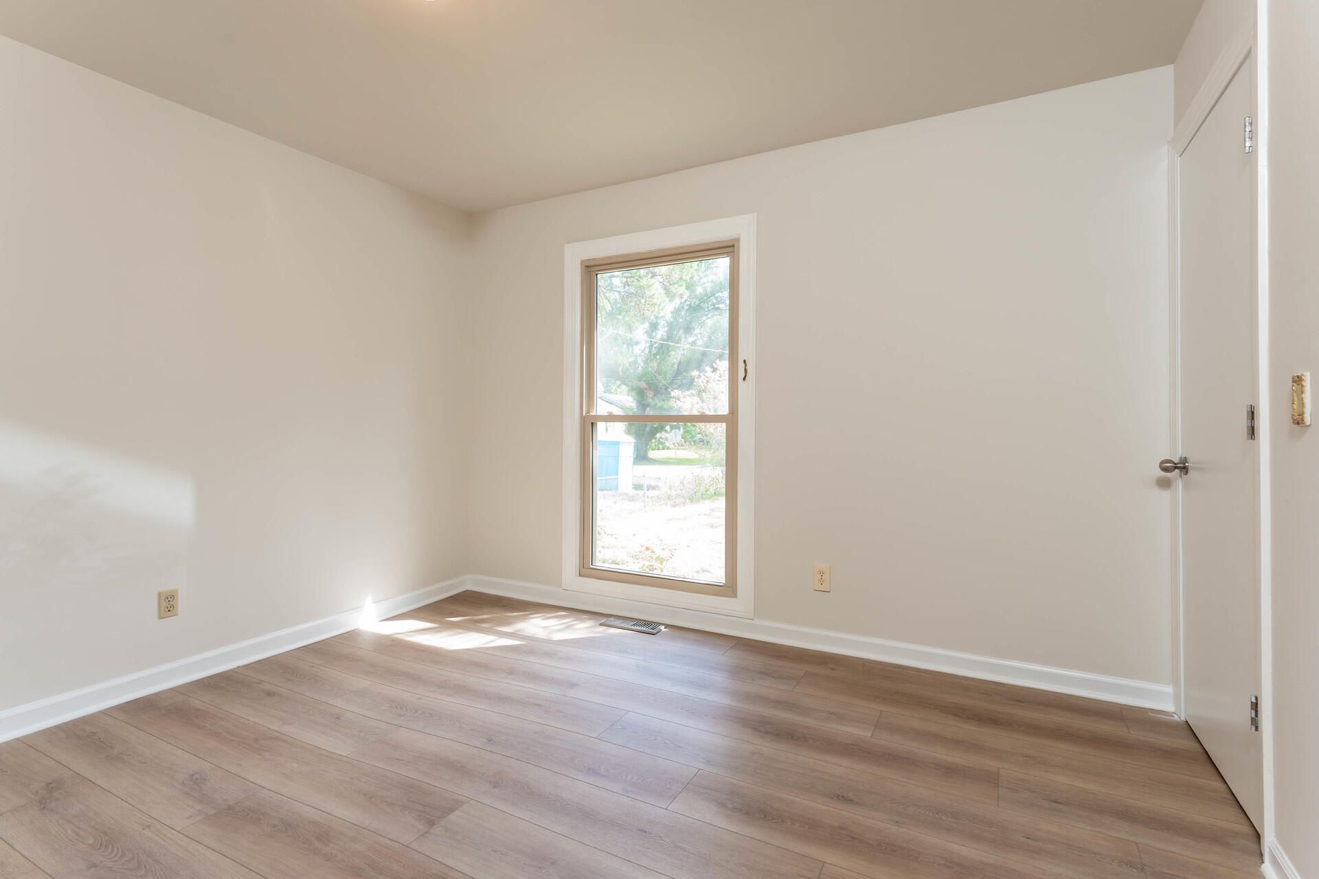 601 Flint Street Photo 17