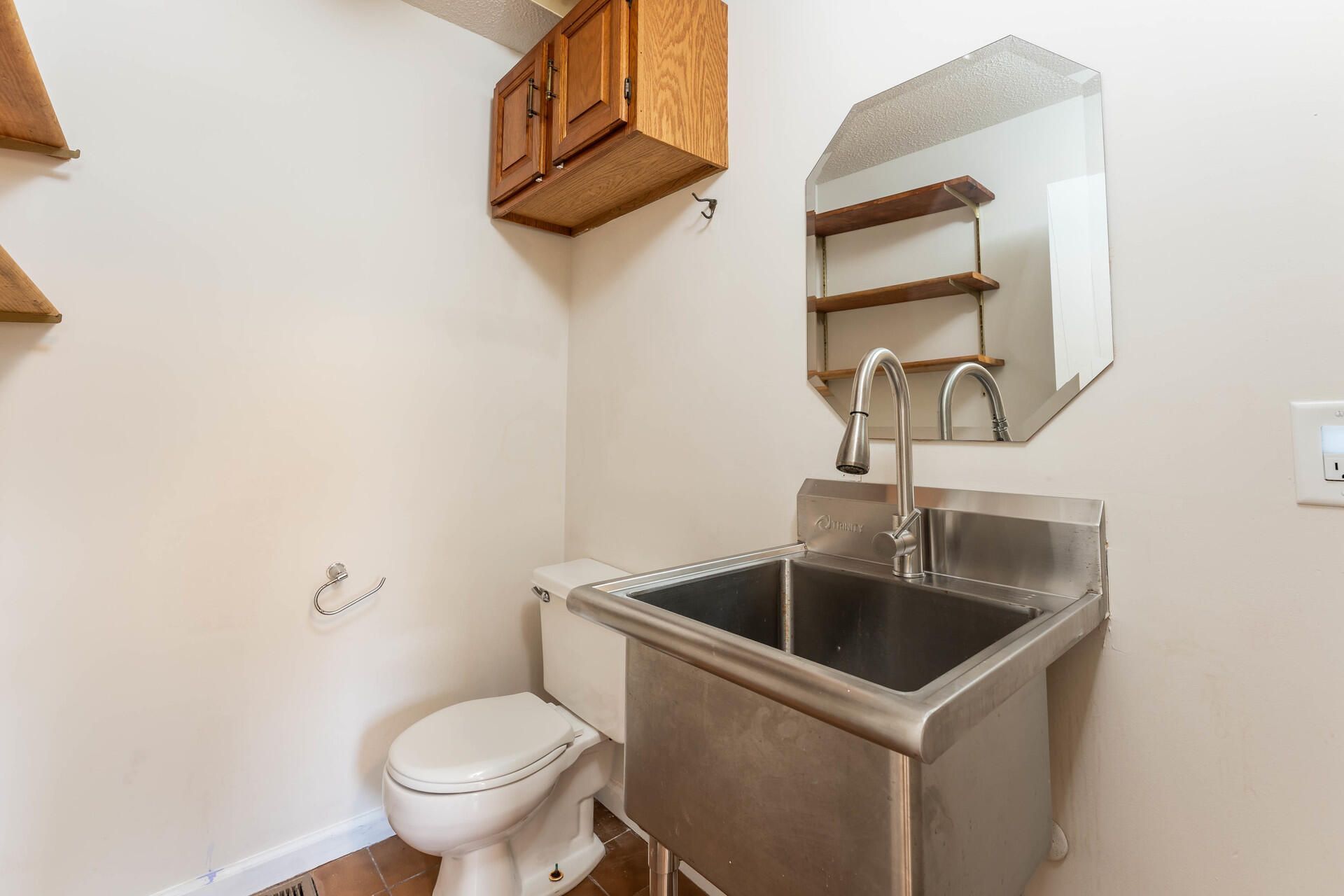 601 Flint Street Photo 22
