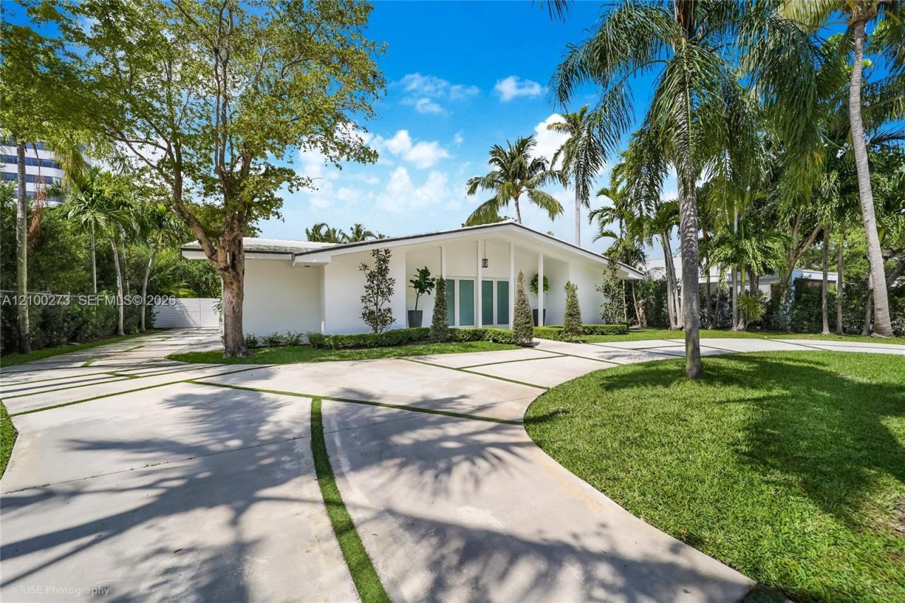 4730 Bay Point Rd , Miami, FL 33137 Photo