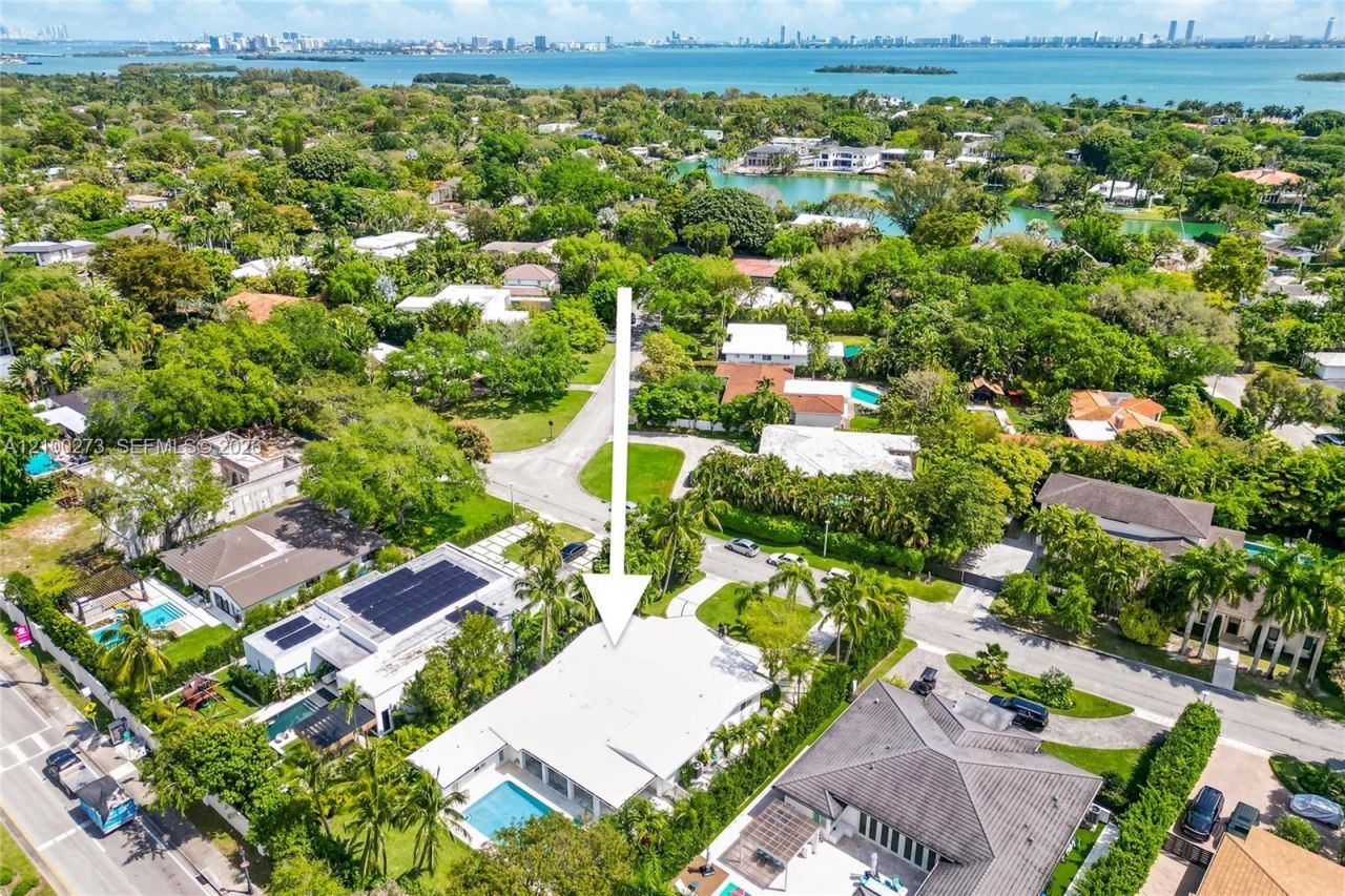 4730 Bay Point Rd , Miami, FL 33137 Photo