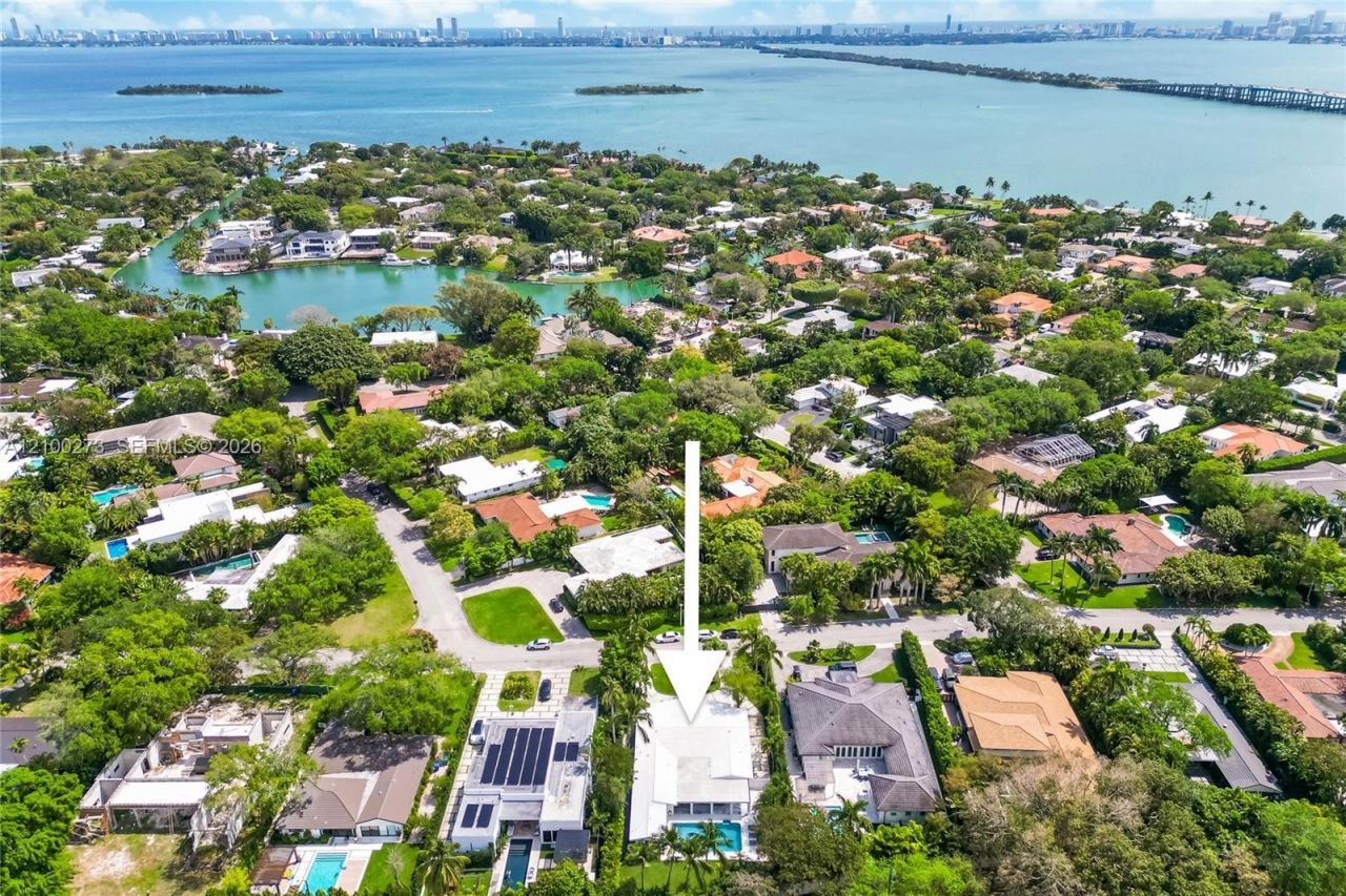 4730 Bay Point Rd , Miami, FL 33137 Photo