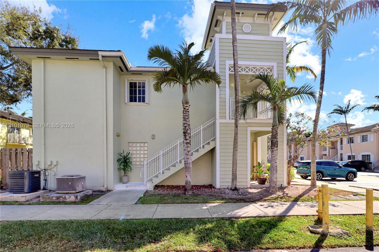 373 NE 26th Pl, Unit 201, Homestead, FL 33033 Photo