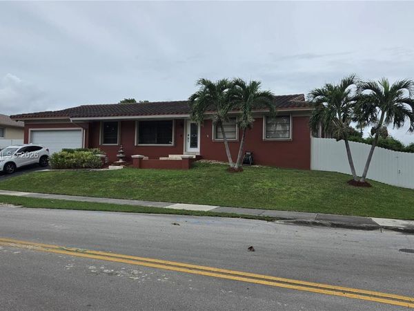 8065 SW 205th Ter , Cutler Bay, FL 33189