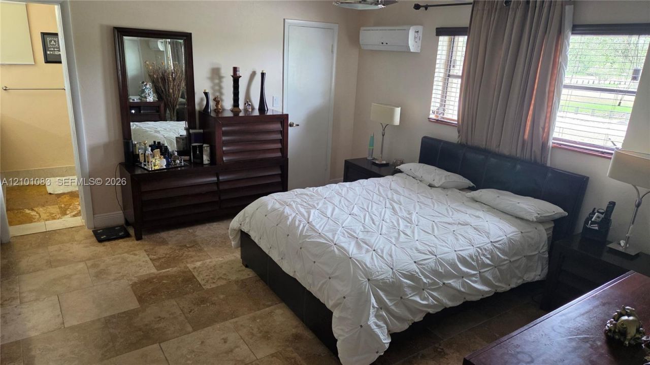 8065 SW 205th Ter, Cutler Bay, FL 33189 Photo