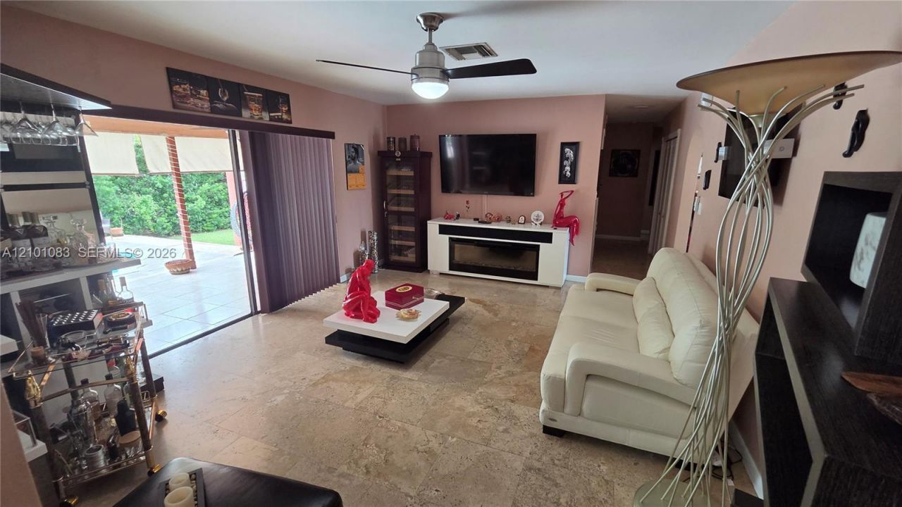 8065 SW 205th Ter, Cutler Bay, FL 33189 Photo
