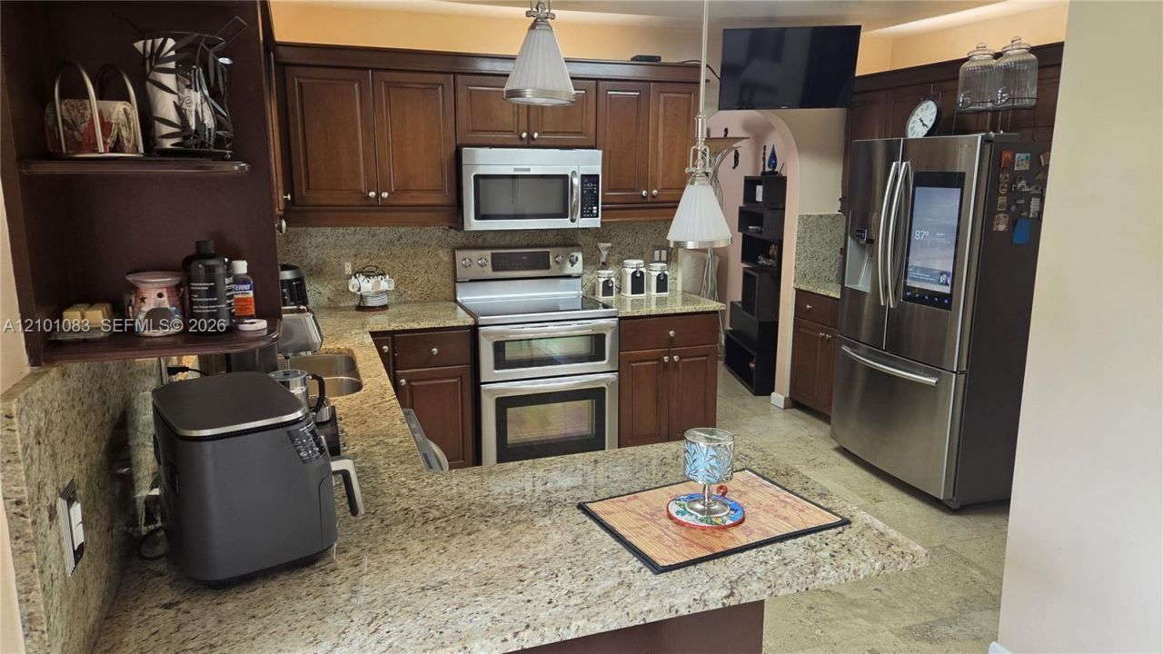 8065 SW 205th Ter, Cutler Bay, FL 33189 Photo