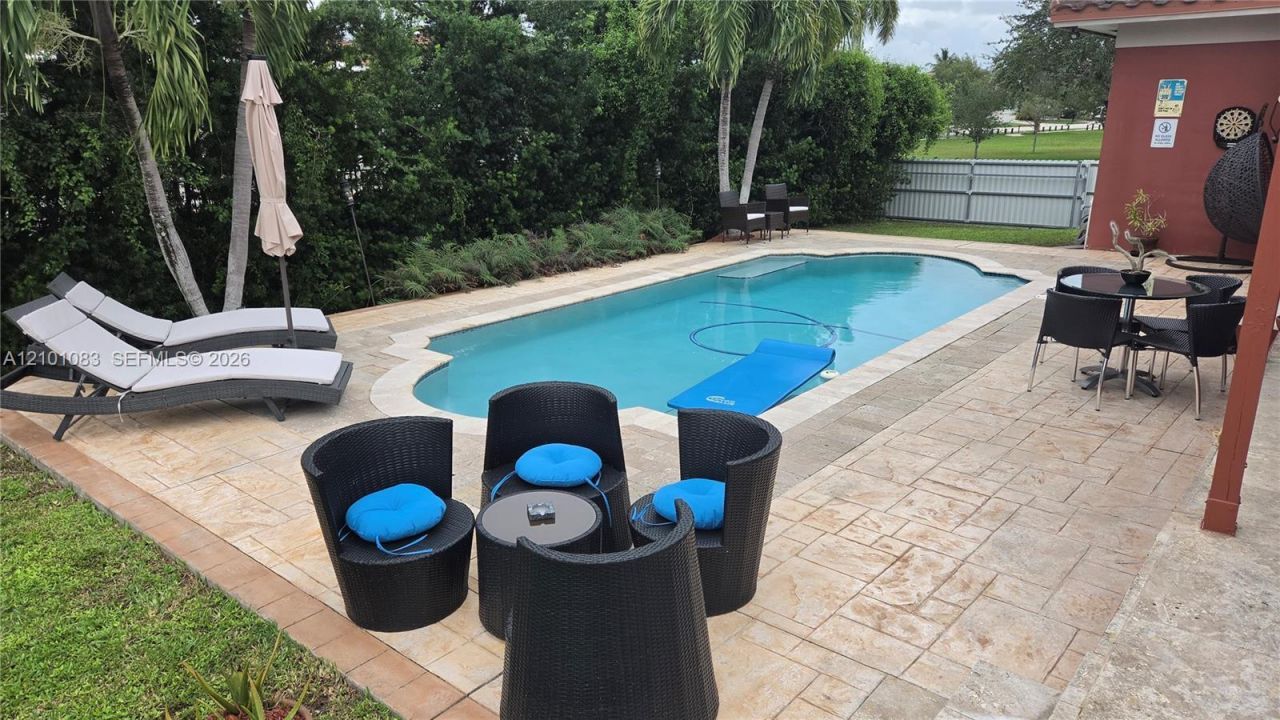 8065 SW 205th Ter, Cutler Bay, FL 33189 Photo