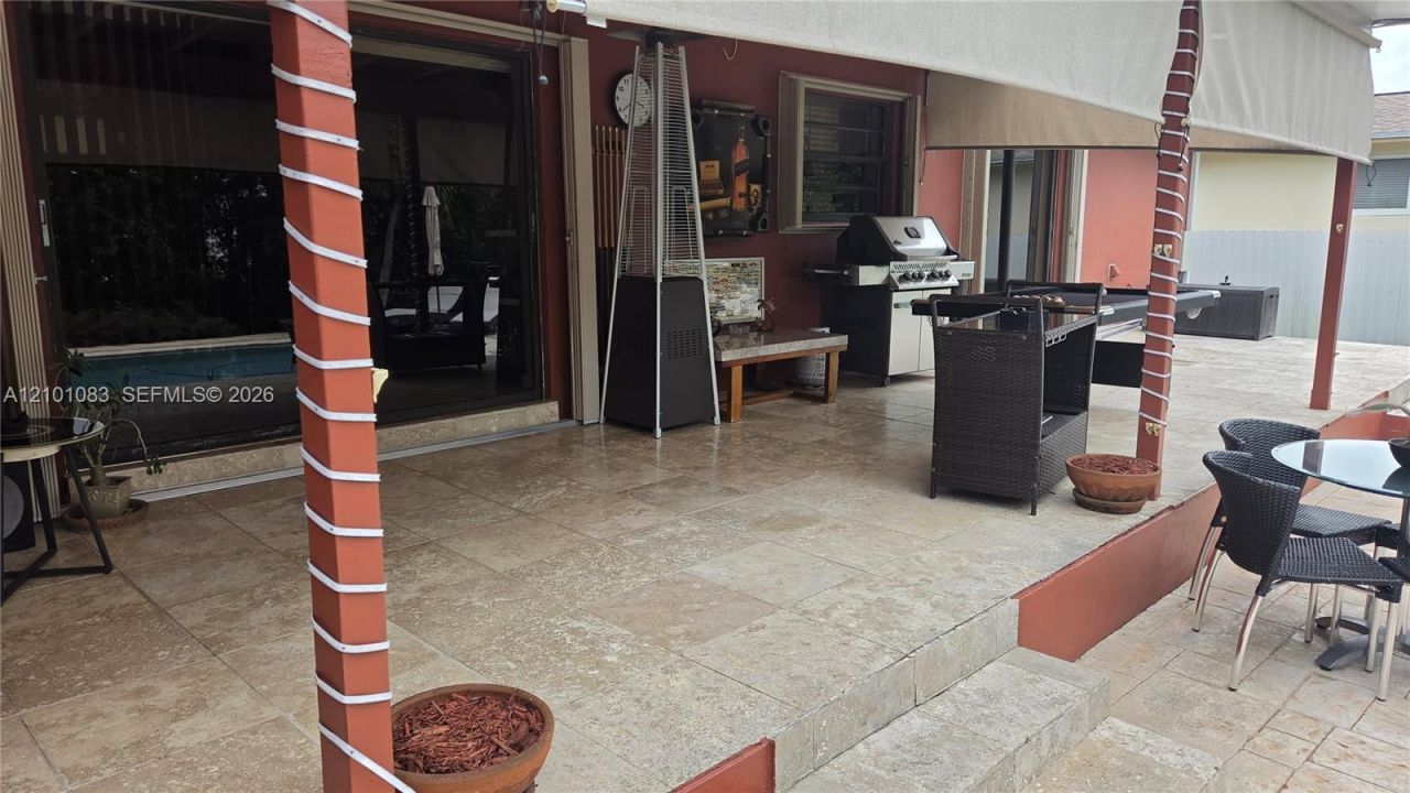 8065 SW 205th Ter, Cutler Bay, FL 33189 Photo