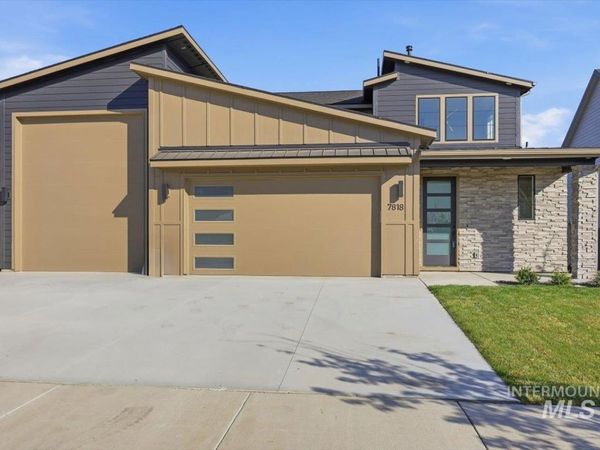 7818 Flathead Lake St, Eagle, ID 83616